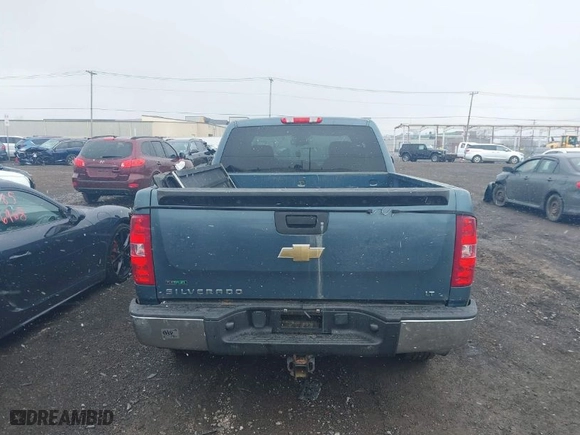 2011 Chevrolet Silverado 1500 LT with VIN 1GCRCSE0XBZ269267, listed as a IAAI auction lot 41887946 with 88,439 mi miles. Bid and sale history available at carsss.com. Image 17.