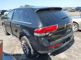 2013 Lincoln MKX with VIN 2LMDJ6JK9DBL47557, listed as a IAAI auction lot 41922605 with 246,964 mi miles. Bid and sale history available at carsss.com. Image 3.