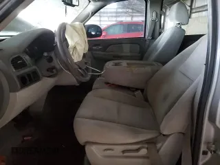 2007 Chevrolet Tahoe LS с VIN 1GNFC13JX7R166308, выставлен на аукционе Copart как лот 48983585 с пробегом 244 031 миль миль и Списание • Salvage title. История ставок и продаж доступна на DreamBid. Изображение 7.