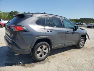2022 Toyota RAV4 XLE with VIN 2T3W1RFVXNW201440, listed as a Copart auction lot 52416825 with 84,514 mi miles and Clean Title. Bid and sale history available at carsss.com. Image 3.