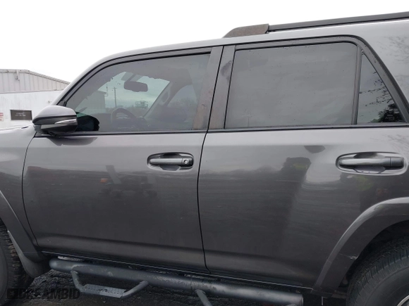 2019 Toyota 4Runner SR5 with VIN JTEBU5JR1K5649556, listed as a IAAI auction lot 41421005 with 131,814 mi miles. Bid and sale history available at carsss.com. Image 14.