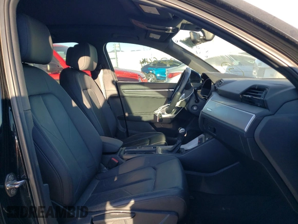 2019 Audi Q3 Premium with VIN WA1AECF32K1076724, listed as a Copart auction lot 63577832 with 32,644 mi miles. Bid and sale history available at carsss.com. Image 5.