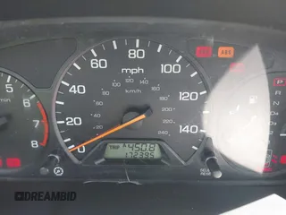 2001 Honda Accord EX z VIN 1HGCG66861A114106, wystawiony jako IAAI lot #42385834 z przebiegiem 172 395 mil mil oraz . Historia ofert i sprzedaży dostępna na DreamBid. Obrazek 7.