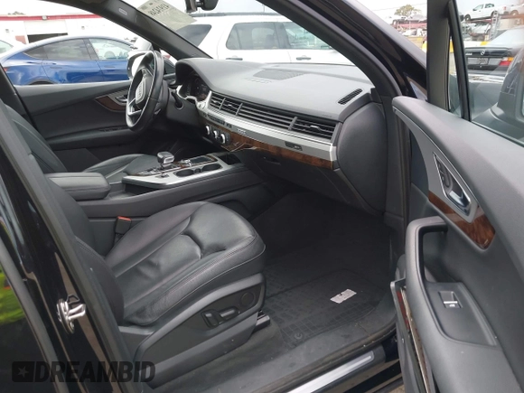 2018 Audi Q7 Premium Plus with VIN WA1LHAF78JD054456, listed as a IAAI auction lot 41924248 with 109,379 mi miles. Bid and sale history available at carsss.com. Image 5.