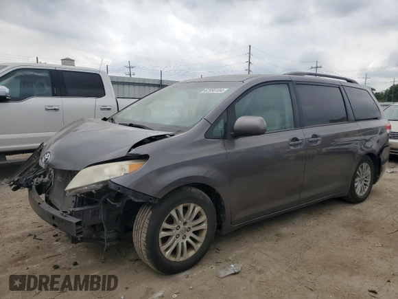2012 Toyota Sienna XLE AAS z VIN 5TDYK3DC0CS271810, wystawiony jako Copart lot #62958104 z przebiegiem 346 760 mil mil oraz Szkoda całkowita • Salvage title. Historia ofert i sprzedaży dostępna na DreamBid. Obrazek 1.