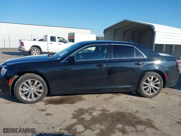 2018 Chrysler 300 Touring L with VIN 2C3CCARG4JH170454, listed as a IAAI auction lot 41597124 with NaN miles. Bid and sale history available at carsss.com. Image 14.