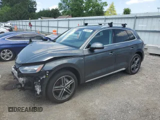2023 Audi Q5 S line Premium Plus with VIN WA1E2AFY4P2081757, listed as a Copart auction lot 62160445 with 17,676 mi miles and Salvage title. Bid and sale history available at DreamBid. Image 1.