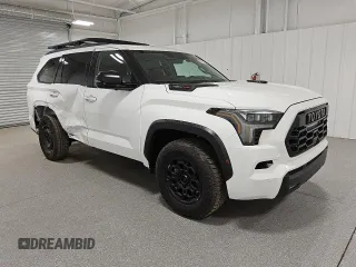2023 Toyota Sequoia SR5 with VIN 7SVAAABA3PX009599, listed as a Copart auction lot 84229034 with 39,574 mi miles and Clean Title. Bid and sale history available at carsss.com. Image 4.