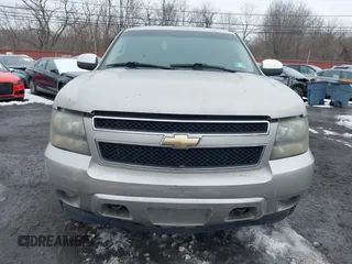 2009 Chevrolet Tahoe Special Service Vehicle with VIN 1GNFK03079R261304, listed as a IAAI auction lot 41555607 with 182,880 mi miles. Bid and sale history available at carsss.com. Image 6.