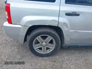 2007 Jeep Patriot Sport with VIN 1J8FF28W17D395749, listed as a IAAI auction lot 42615557 with 227,783 mi miles and . Bid and sale history available at DreamBid. Image 6.