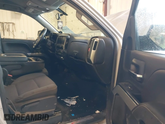 2018 Chevrolet Silverado 1500 LT with VIN 2GCVKRECXJ1111393, listed as a IAAI auction lot 41918729 with 30,199 mi miles and . Bid and sale history available at DreamBid. Image 5.