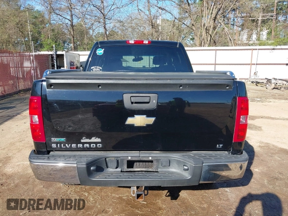 2011 Chevrolet Silverado 1500 LT with VIN 3GCPKSE33BG320029, listed as a IAAI auction lot 41805671 with 110,000 mi miles. Bid and sale history available at carsss.com. Image 17.