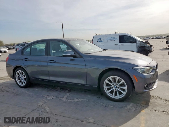 2018 BMW 3 Series 320i z VIN WBA8A9C55JAH14312, wystawiony jako Copart lot #49729535 z przebiegiem 54 867 mil mil oraz Czysty tytuł • Clean title. Historia ofert i sprzedaży dostępna na DreamBid. Obrazek 4.