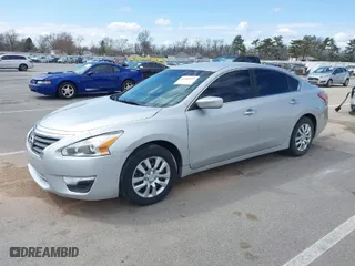 2013 Nissan Altima 2.5 S with VIN 1N4AL3APXDC902822, listed as a IAAI auction lot 41985895 with 193,307 mi miles. Bid and sale history available at carsss.com. Image 2.