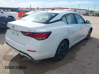 2024 Nissan Sentra SV z VIN 3N1AB8CV1RY332555, wystawiony jako IAAI lot #42321417 z przebiegiem 30 107 mil mil oraz . Historia ofert i sprzedaży dostępna na DreamBid. Obrazek 4.