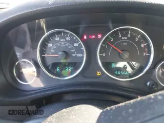 2018 Jeep Wrangler JK Unlimited Sahara with VIN 1C4HJWEG8JL921293, listed as a IAAI auction lot 41413264 with 90,566 mi miles. Bid and sale history available at carsss.com. Image 7.