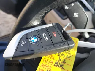 2022 BMW X2 sDrive28i z VIN WBXYH9C00N5U57853, wystawiony jako IAAI lot #41958326 z przebiegiem 49 518 mil mil oraz . Historia ofert i sprzedaży dostępna na DreamBid. Obrazek 11.