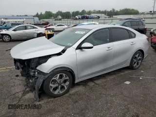 2021 Kia Forte LXS z VIN 3KPF24AD4ME302627, wystawiony jako Copart lot #57316275 z przebiegiem 39 792 mil mil oraz Szkoda całkowita • Salvage title. Historia ofert i sprzedaży dostępna na DreamBid. Obrazek 1.