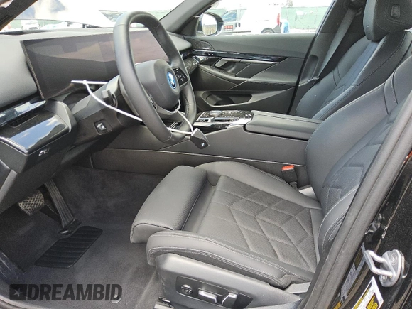2024 BMW i5 eDrive40 with VIN WBY33FK02RCR91118, listed as a Copart auction lot 53308205 with Not Provided miles and Clean Title. Bid and sale history available at DreamBid. Image 7.
