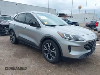 2021 Ford Escape SE with VIN 1FMCU0G62MUA62778, listed as a IAAI auction lot 41907984 with 37,118 mi miles and . Bid and sale history available at carsss.com. Image 1.