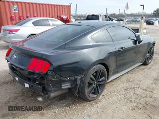2017 Ford Mustang EcoBoost z VIN 1FA6P8TH3H5351723, wystawiony jako IAAI lot #41883990 z przebiegiem 120 520 mil mil oraz . Historia ofert i sprzedaży dostępna na DreamBid. Obrazek 4.