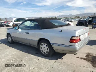 1994 Mercedes-Benz E Class with VIN WDBEA66E0RC089491, listed as a Copart auction lot 45417885 with 135,449 mi miles and Salvage Title. Bid and sale history available at carsss.com. Image 2.