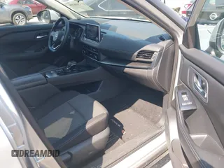 2024 Nissan Rogue SV z VIN 5N1BT3BA4RC678510, wystawiony jako IAAI lot #42408399 z przebiegiem 32 966 mil mil oraz . Historia ofert i sprzedaży dostępna na DreamBid. Obrazek 5.