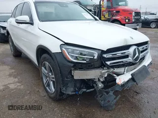 2022 Mercedes-Benz GLC 300 z VIN W1N0G8DB4NV394935, wystawiony jako IAAI lot #42184174 z przebiegiem 39 475 mil mil oraz . Historia ofert i sprzedaży dostępna na DreamBid. Obrazek 6.