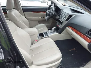 2011 Subaru Legacy Limited Power Moon z VIN 4S3BMCK63B3233033, wystawiony jako IAAI lot #42416501 z przebiegiem 208 986 mil mil oraz . Historia ofert i sprzedaży dostępna na DreamBid. Obrazek 5.