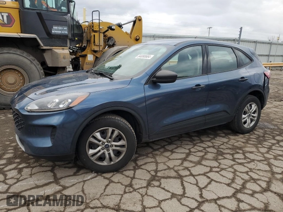 2020 Ford Escape S z VIN 1FMCU9F6XLUC06825, wystawiony jako Copart lot #84080684 z przebiegiem 135 494 mil mil oraz Szkoda całkowita • Salvage title. Historia ofert i sprzedaży dostępna na DreamBid. Obrazek 1.