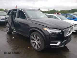 2021 Volvo XC90 Inscription with VIN YV4A22PL9M1754036, listed as a Copart auction lot 60557315 with 30,587 mi miles and Salvage title. Bid and sale history available at DreamBid. Image 4.