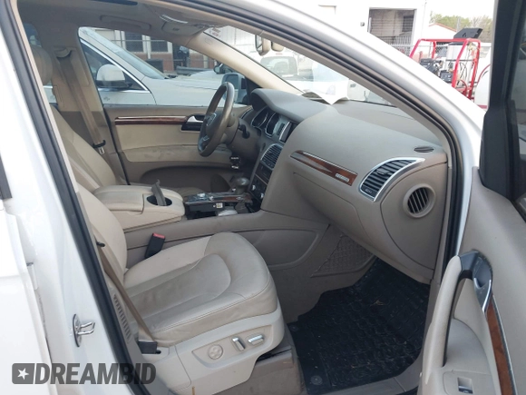 2015 Audi Q7 Premium Plus with VIN WA1LGAFE4FD007207, listed as a IAAI auction lot 41909751 with 59,836 mi miles and . Bid and sale history available at DreamBid. Image 5.