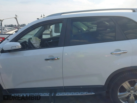 2013 Kia Sorento EX with VIN 5XYKU3A68DG333340, listed as a IAAI auction lot 41680880 with 207,570 mi miles. Bid and sale history available at carsss.com. Image 15.