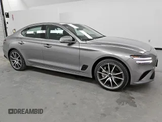 2025 Genesis G70 2.5T z VIN KMTG34SC2SU151097, wystawiony jako Copart lot #60698895 z przebiegiem 10 345 mil mil oraz Czysty tytuł • Clean title. Historia ofert i sprzedaży dostępna na DreamBid. Obrazek 4.