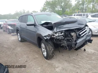 2018 Volkswagen Atlas SE with VIN 1V2KR2CAXJC517240, listed as a IAAI auction lot 42361370 with 129,546 mi miles and . Bid and sale history available at DreamBid. Image 1.