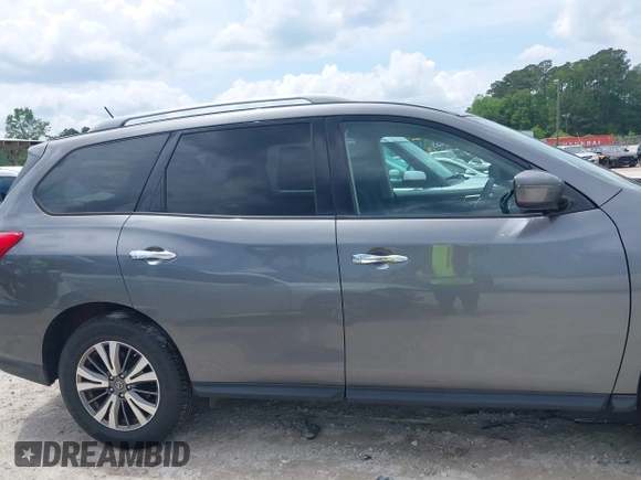 2018 Nissan Pathfinder SL with VIN 5N1DR2MM4JC642152, listed as a IAAI auction lot 42132867 with 142,063 mi miles. Bid and sale history available at carsss.com. Image 13.