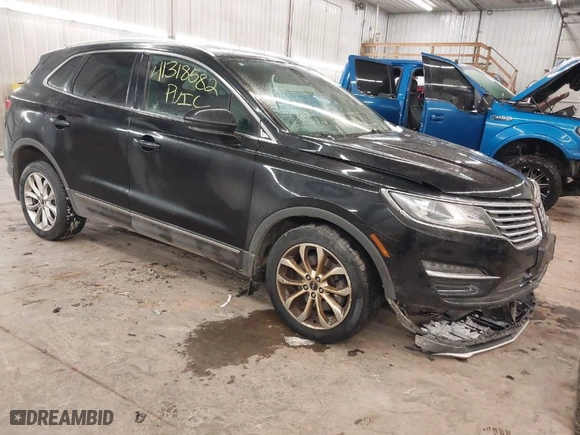 2016 Lincoln MKC Select with VIN 5LMCJ2D94GUJ11483, listed as a IAAI auction lot 41318582 with 170,660 mi miles. Bid and sale history available at carsss.com. Image 1.