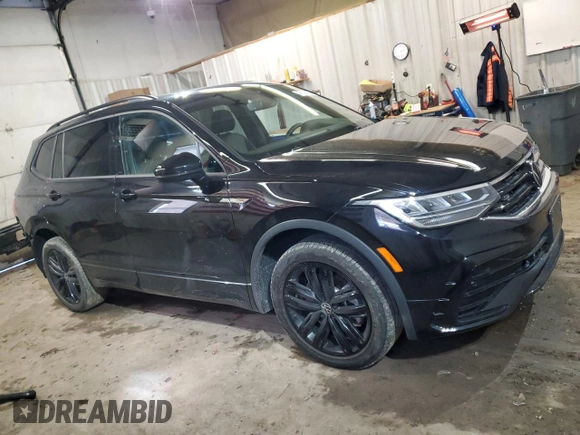 2022 Volkswagen Tiguan SE R-Line Black with VIN 3VV8B7AX8NM102055, listed as a Copart auction lot 47085015 with 20,007 mi miles and Salvage Title. Bid and sale history available at DreamBid. Image 4.