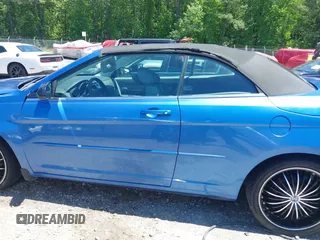 2008 Chrysler Sebring LX z VIN 1C3LC45KX8N180208, wystawiony jako IAAI lot #42191780 z przebiegiem 263 970 mil mil oraz . Historia ofert i sprzedaży dostępna na DreamBid. Obrazek 14.