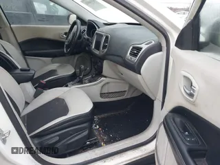 2017 Jeep Compass Latitude with VIN 3C4NJDBB5HT631320, listed as a IAAI auction lot 41446430 with 122,043 mi miles. Bid and sale history available at carsss.com. Image 5.