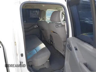 2007 Nissan Frontier SE z VIN 1N6AD07UX7C421926, wystawiony jako IAAI lot #41510697 z przebiegiem 273 908 mil mil oraz . Historia ofert i sprzedaży dostępna na DreamBid. Obrazek 8.