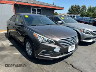 2015 Hyundai Sonata SE z VIN 5NPE24AF3FH182847, wystawiony jako Copart lot #58872415 z przebiegiem 134 917 mil mil oraz Czysty tytuł • Clean title. Historia ofert i sprzedaży dostępna na DreamBid. Obrazek 1.