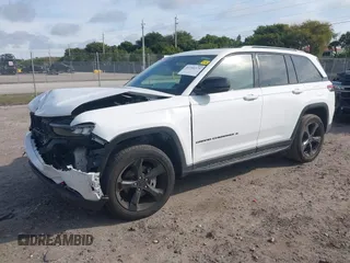 2023 Jeep Grand Cherokee Altitude z VIN 1C4RJHAG5PC609379, wystawiony jako IAAI lot #41599379 z przebiegiem 16 151 mil mil oraz . Historia ofert i sprzedaży dostępna na DreamBid. Obrazek 17.