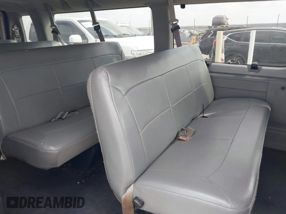 2003 Ford Econoline Passenger XL z VIN 1FBSS31L53HB42092, wystawiony jako IAAI lot #41520622 z przebiegiem 89 125 mil mil oraz . Historia ofert i sprzedaży dostępna na DreamBid. Obrazek 8.