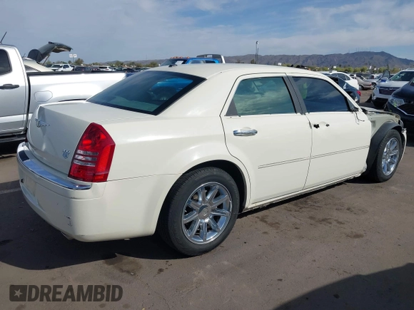 2006 Chrysler 300 C with VIN 2C3KA63H06H534666, listed as a IAAI auction lot 41892603 with 116,431 mi miles. Bid and sale history available at carsss.com. Image 4.