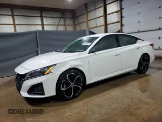 2024 Nissan Altima SR z VIN 1N4BL4CV5RN382787, wystawiony jako Copart lot #61050335 z przebiegiem 37 652 mil mil oraz Czysty tytuł • Clean title. Historia ofert i sprzedaży dostępna na DreamBid. Obrazek 1.