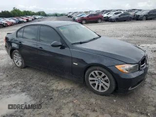 2006 BMW 3 Series 325i z VIN WBAVB13546KX39539, wystawiony jako Copart lot #54245225 z przebiegiem 217 453 mil mil oraz Czysty tytuł • Clean title. Historia ofert i sprzedaży dostępna na DreamBid. Obrazek 4.