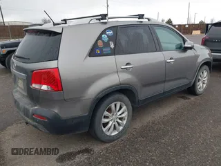 2011 Kia Sorento EX with VIN 5XYKU4A27BG028783, listed as a IAAI auction lot 41795310 with 256,109 mi miles. Bid and sale history available at carsss.com. Image 4.