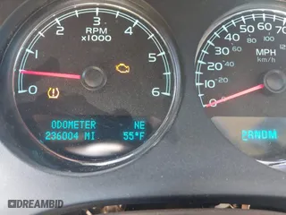 2009 GMC Yukon XL SLT w/4SB with VIN 1GKFC36J49R210309, listed as a IAAI auction lot 42025315 with 236,004 mi miles. Bid and sale history available at carsss.com. Image 7.