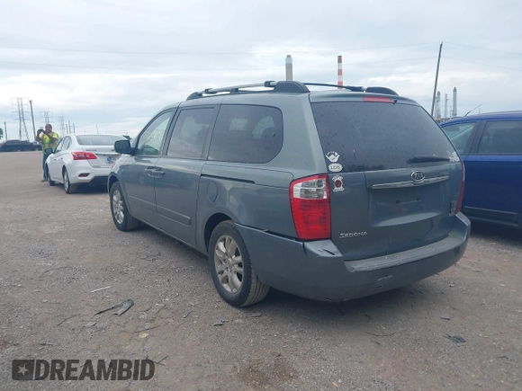 2008 Kia Sedona LX with VIN KNDMB233686212813, listed as a IAAI auction lot 42250476 with 198,111 mi miles and . Bid and sale history available at DreamBid. Image 3.